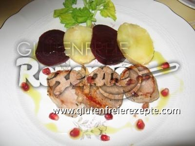 Glutenfreies Schweinefilet An Granatapfel Und Lardo Di Colonnata Wurst